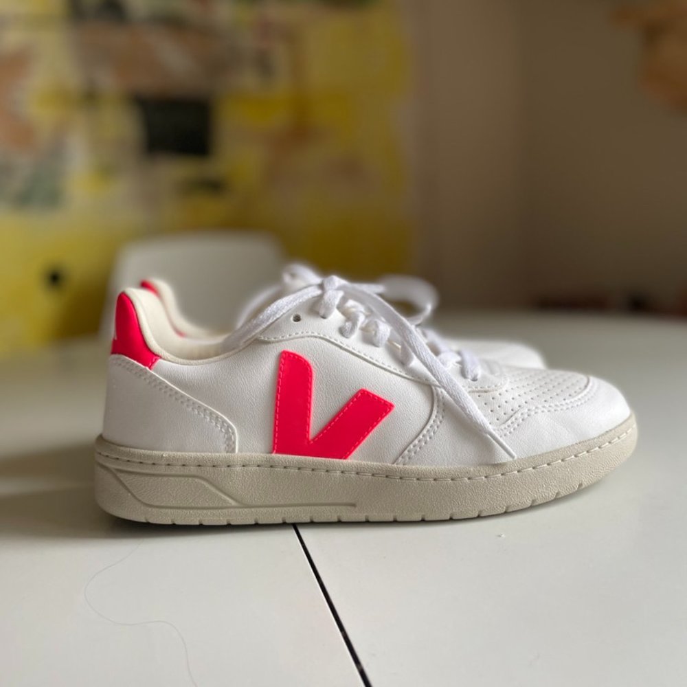 Veja, V-10 Bicolor Low-Top Sneakers